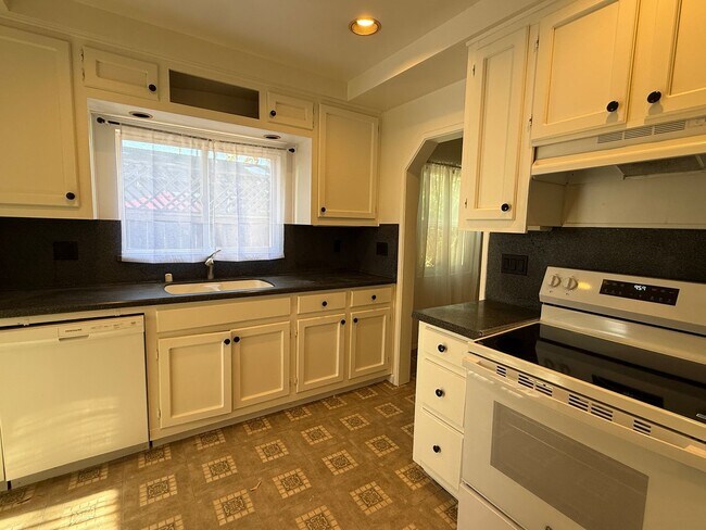 Building Photo - 4625 Cajon Way