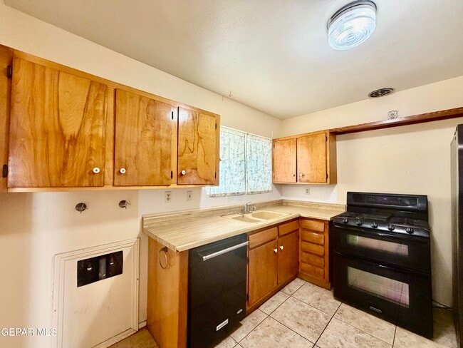 Building Photo - 3305 Capella Ave