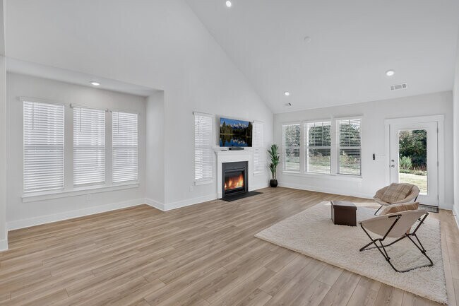 Building Photo - 323 Grange Vly Ln