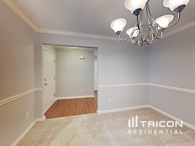 Building Photo - 5876 Colonnade Dr