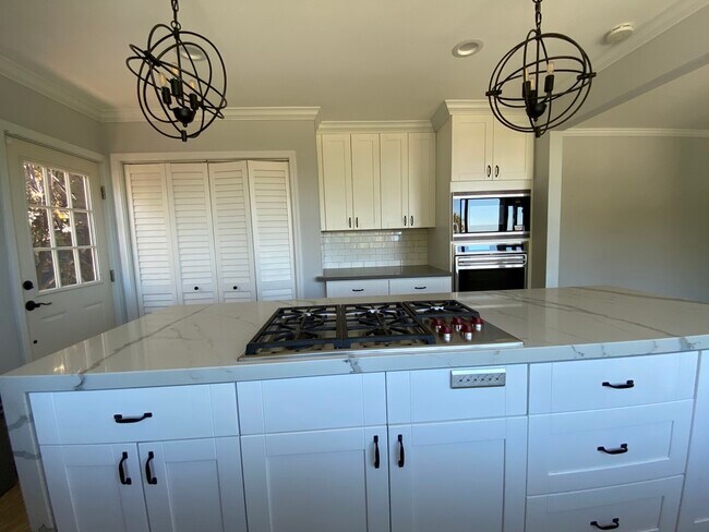 Building Photo - 161 El Bonito Way
