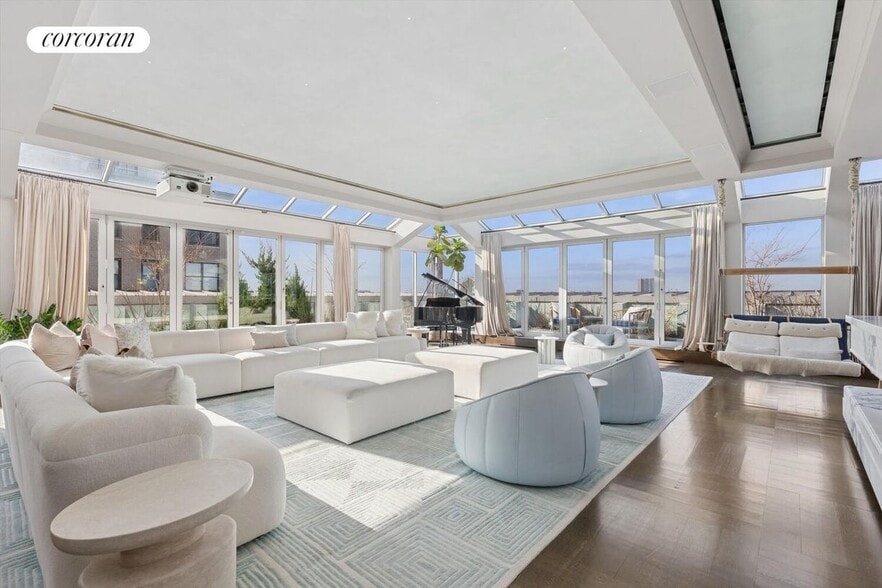 Primary Photo - 190 Riverside Dr