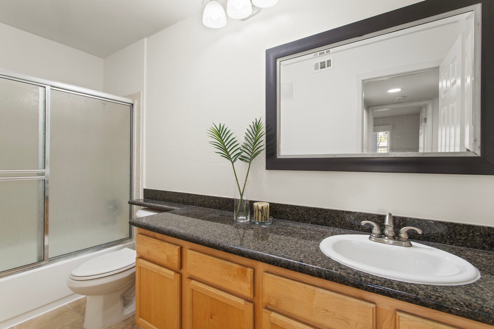 Large Bathroom - 2320 Del Mar Way