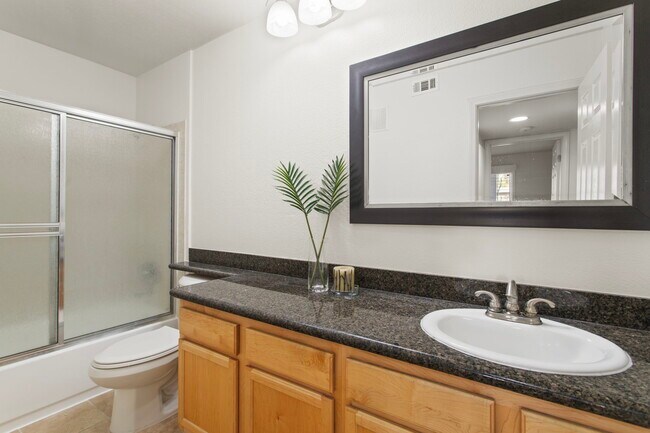 Large Bathroom - 2320 Del Mar Way