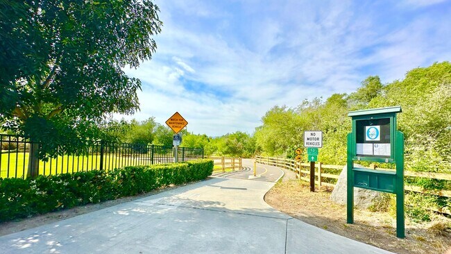 Building Photo - 5010 Golondrina Way