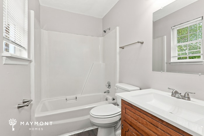Building Photo - 3513 Hilltop Dr