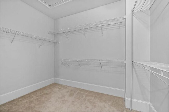 Building Photo - 6245 Spalding Dr