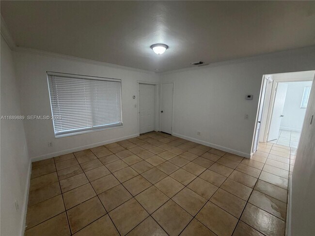 Building Photo - 2215 Adams St