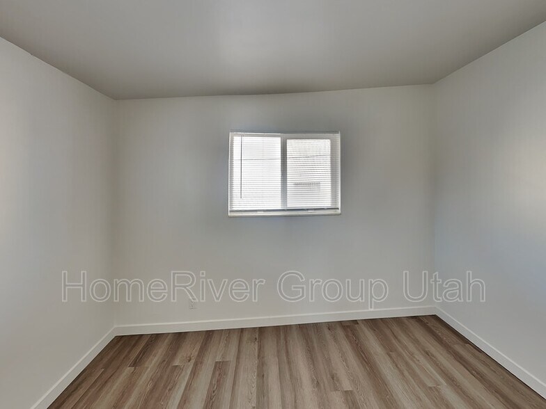 Building Photo - 1599 3970 S
