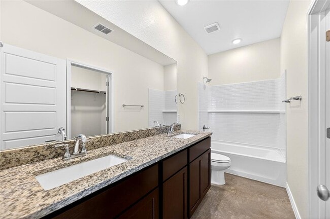 Building Photo - 628 Pacific Crest Trl