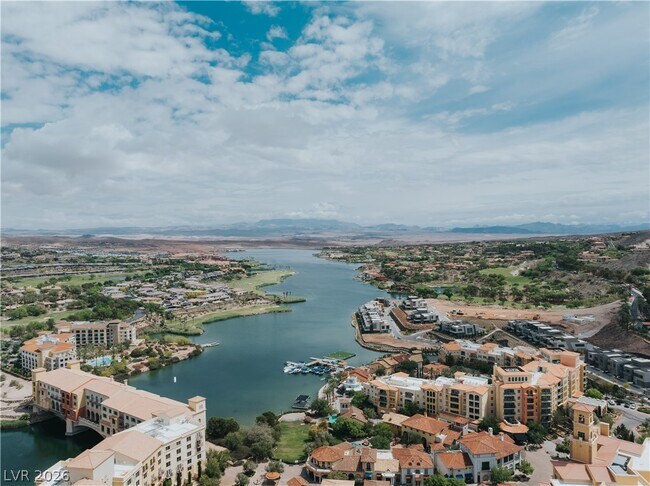 Building Photo - 66 Lakefront Dr