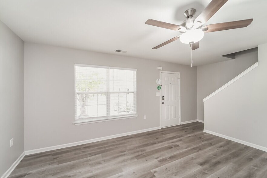 Building Photo - 5122 Grays Ridge Dr