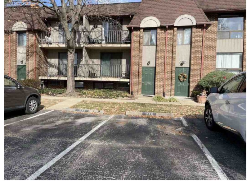 Primary Photo - 808B Putnam Blvd