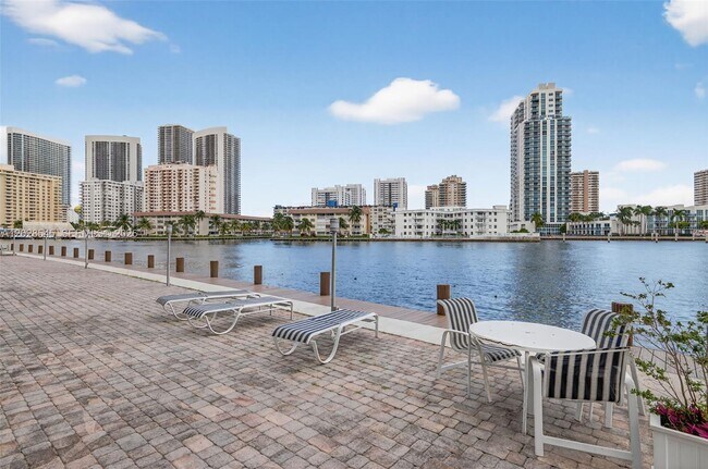 Building Photo - 121 Golden Isles Dr