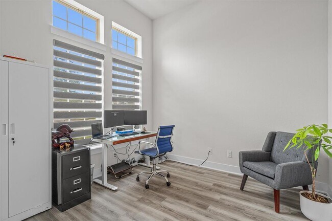 Building Photo - 5363 Orsini Blfs