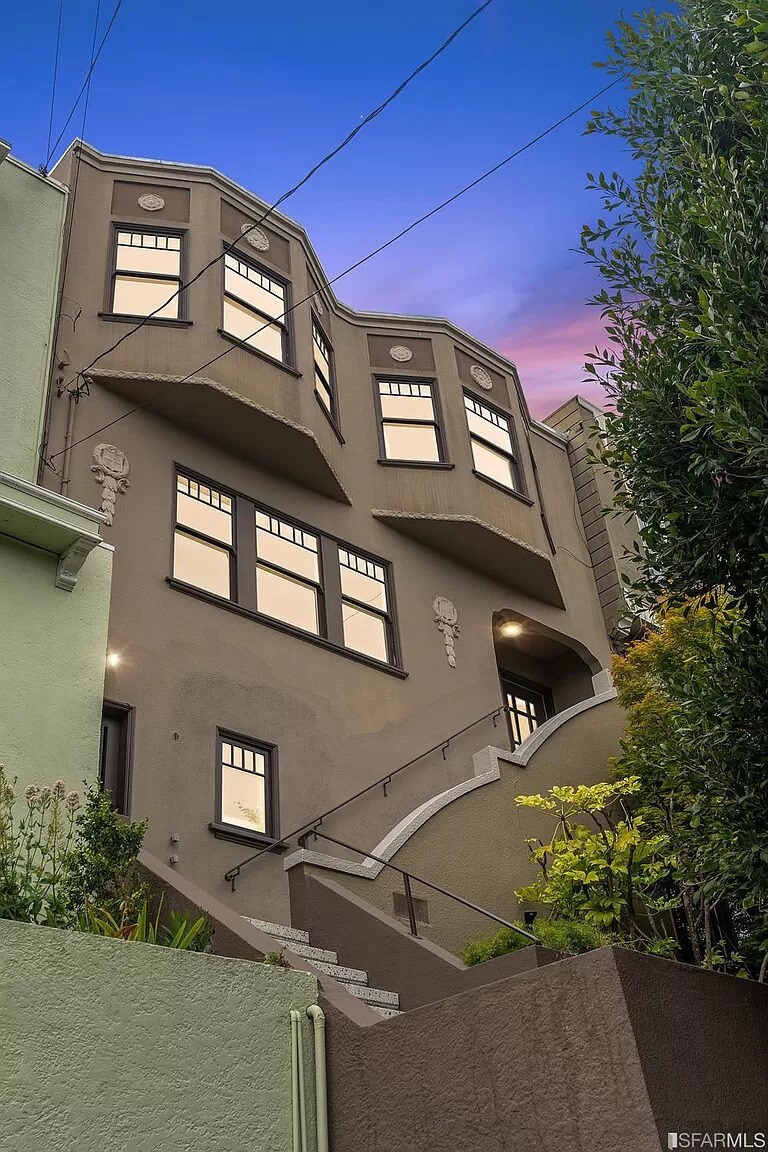 Building Photo - 109 Caselli Ave