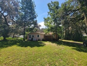 Building Photo - Charming 2/1 Lakeside in Floral City!!!