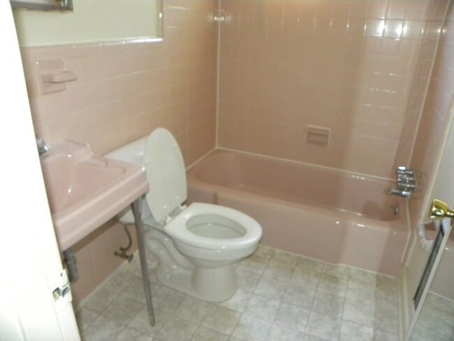 Building Photo - 8 Mosby Ct