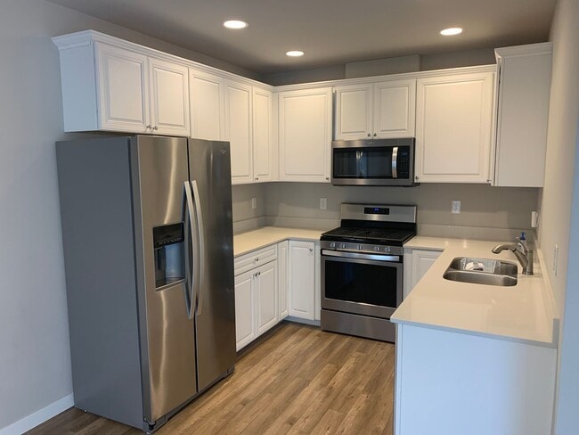 Building Photo - Fantastic 3 Bedroom Home In New Neighborhood
