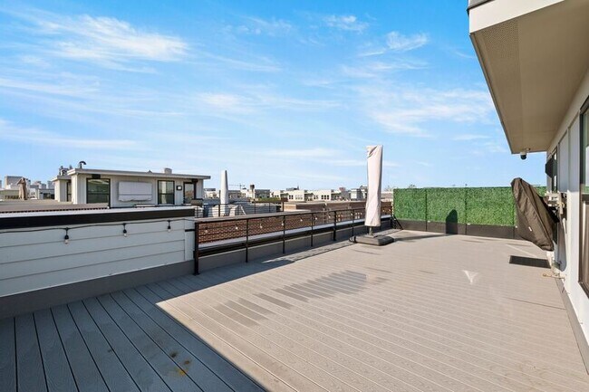 Building Photo - 297 Auden Ave
