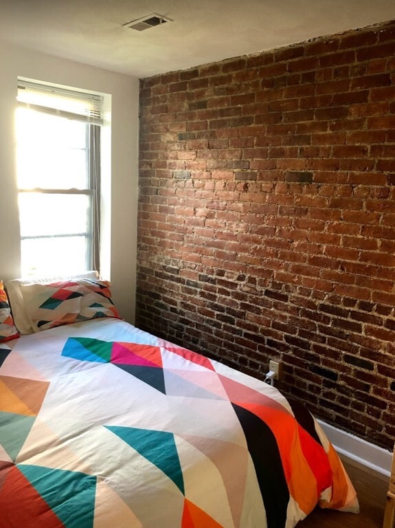 Building Photo - 283 W 3rd St