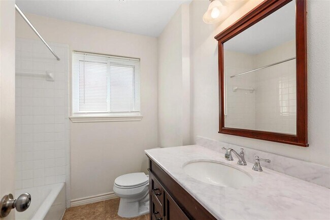 Building Photo - 11218 Sageview Dr