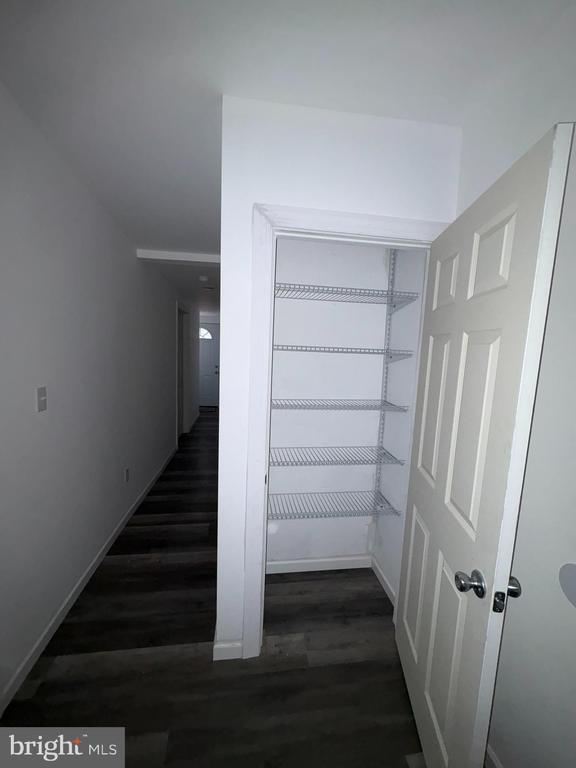 Building Photo - 145 W Main St