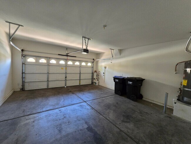 Building Photo - Rhodes Ranch Single Story Rental