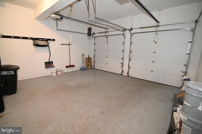 Building Photo - 7001 Chaptico Ct