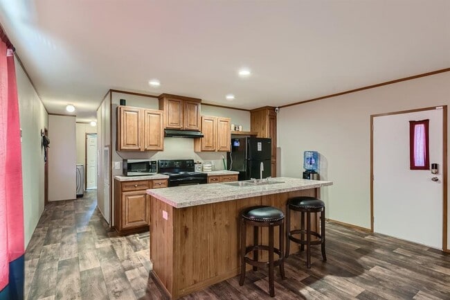 Building Photo - 517 Crossroads Dr