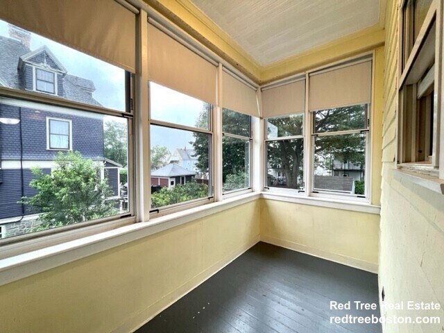 Building Photo - 183 Cottage Park Rd