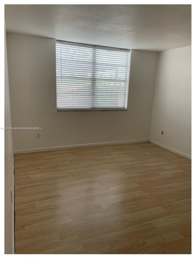 Building Photo - 4360 NW 79th Ave