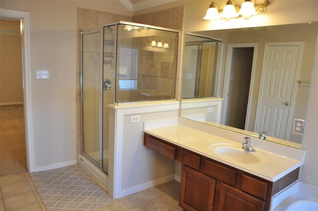 Building Photo - 2170 Brittany Colony Dr