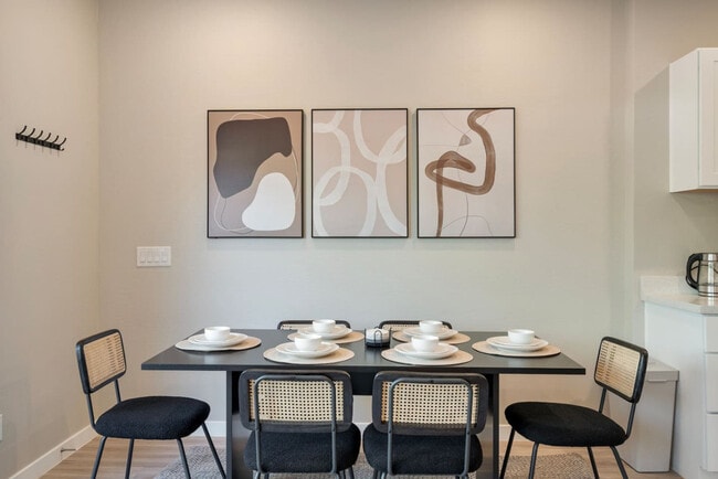 Building Photo - 16601 N Parkview Pl