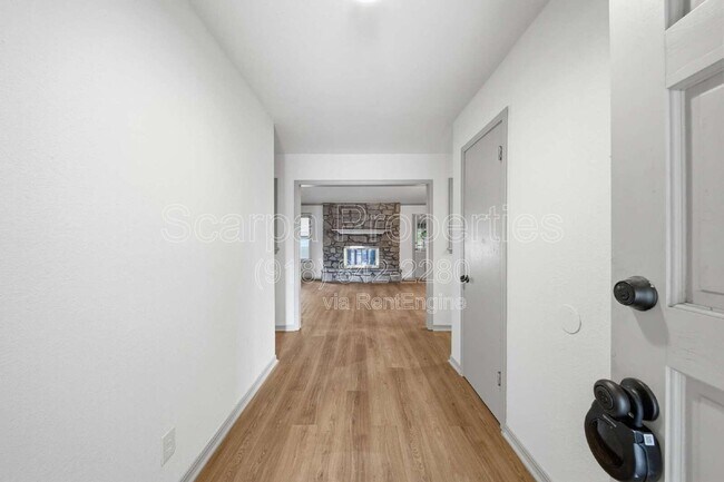 Building Photo - 11648 N 104th E Ave