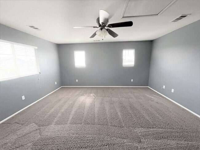 Building Photo - Desirable Old School Housing Community 3 bed x 2.5 Bath 2411 Sqft - Gated Community!!!