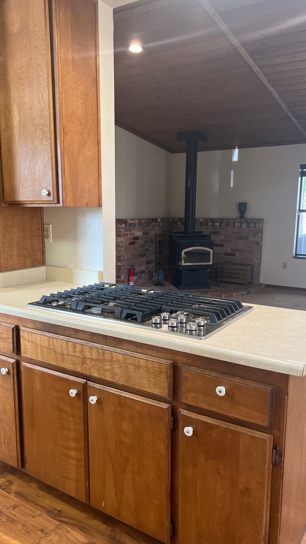 Building Photo - Two Bedroom Two bath home with attached Ga...