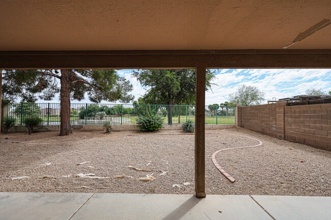 Building Photo - 14707 W Lupine Ln