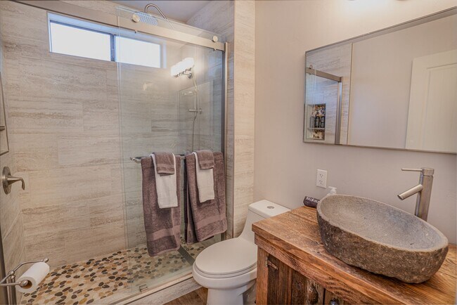 Building Photo - SKI LEASE:  Family Home with 1-Car Garage,...