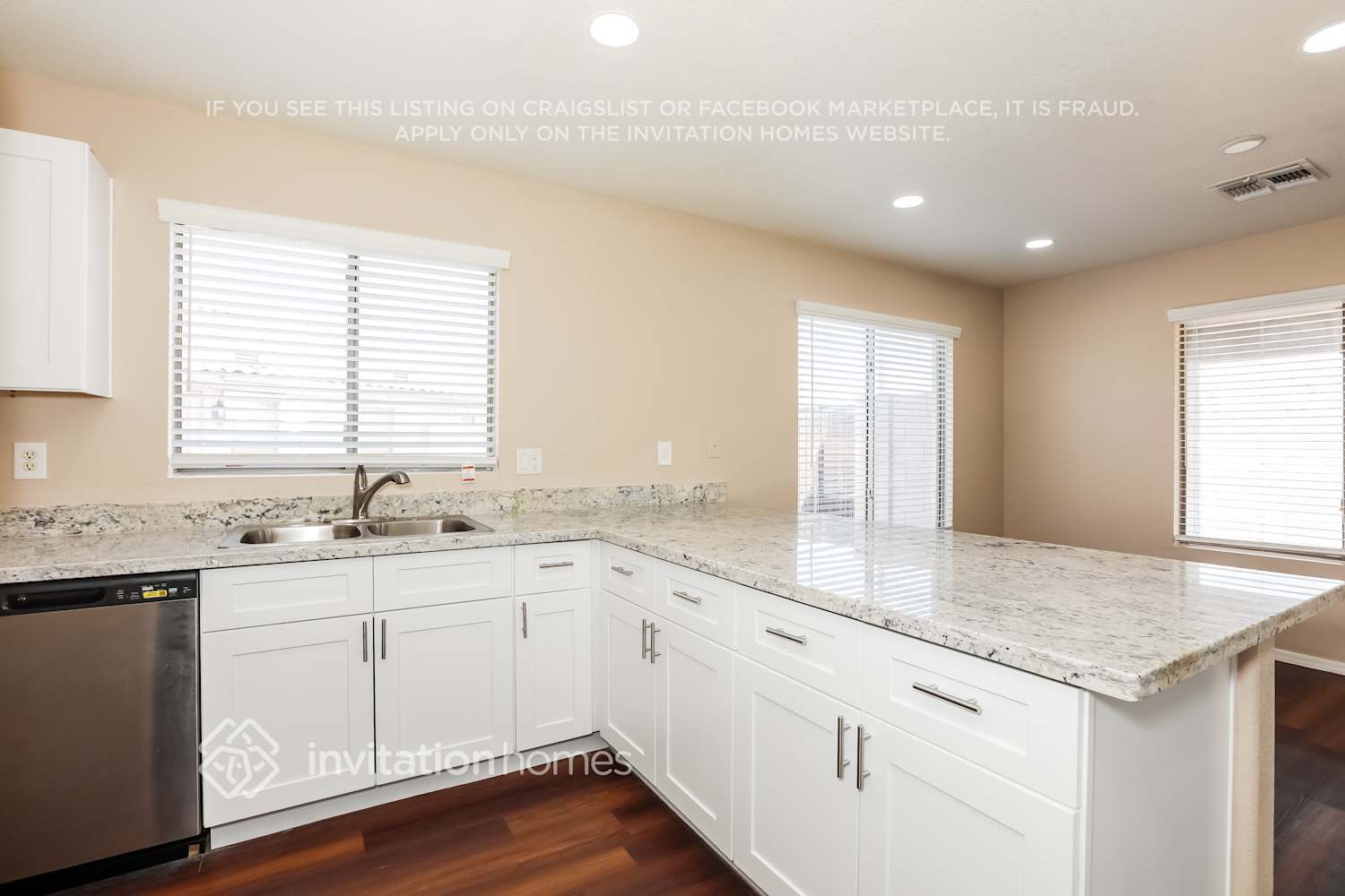 Building Photo - 10820 E Arcadia Ave