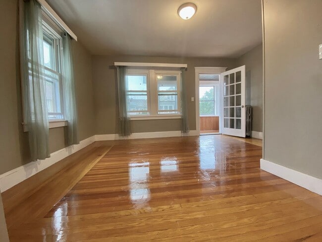 Building Photo - 12-14 Ledyard St