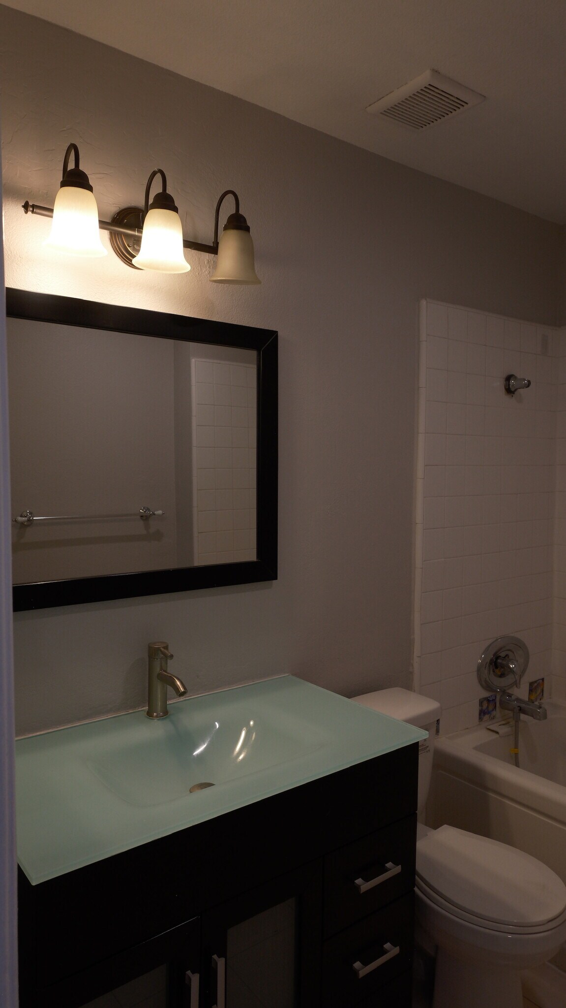 Building Photo - 18555 Collins St