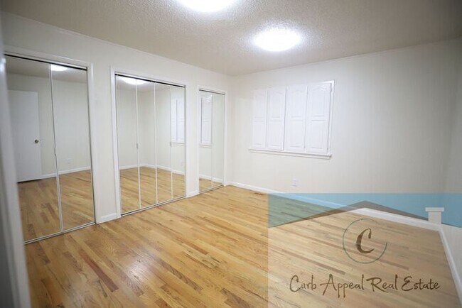 Building Photo - Westside Schools - 3 bed/ 2 bath 2,300 sq.ft.., den/family room, deck in the country on a paved r...