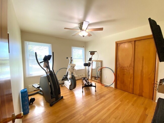 Building Photo - Bright & Breezy 3BR Ranch Ulster Park