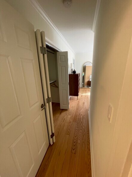 Building Photo - 302 Paine Ct