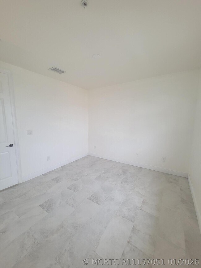 Building Photo - 750 Millbrae Ct