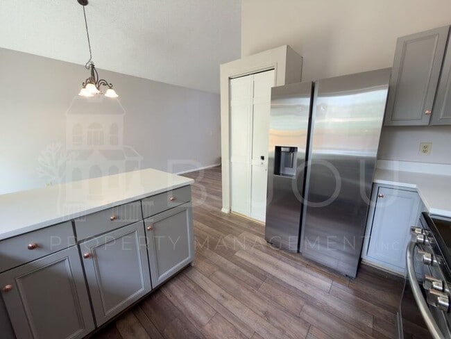 Building Photo - 963 Bayfield Way