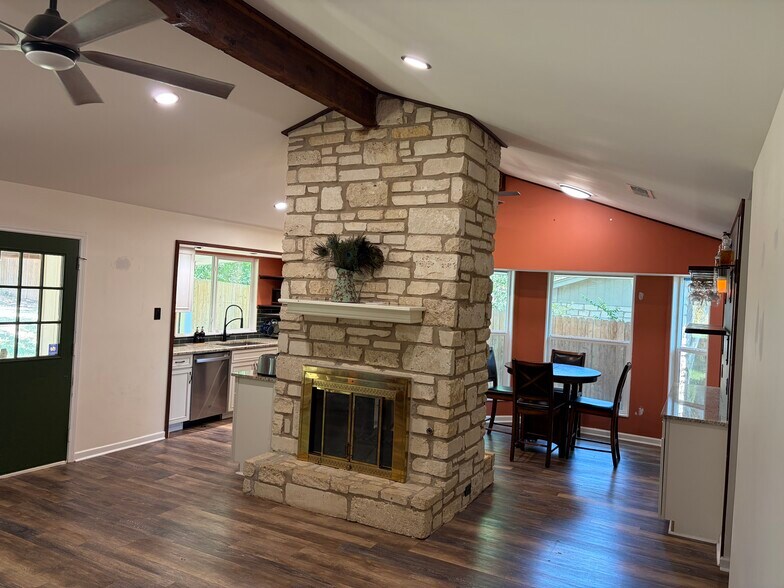 Building Photo - 1605 Gatlinburg Dr