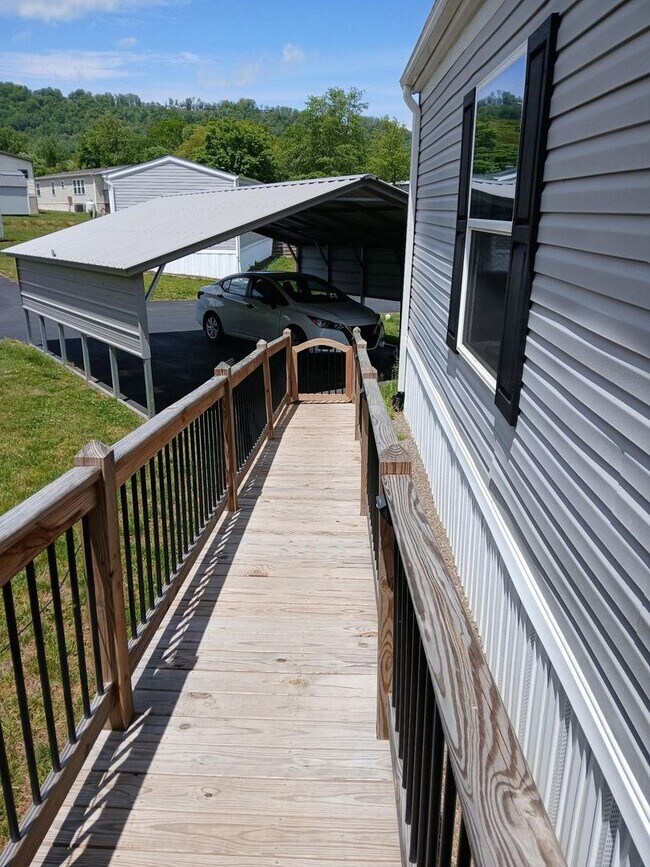 Building Photo - 139 Crimson Rose Wy