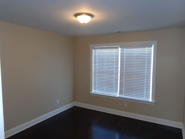 Building Photo - 3024 Silver Springs Ct